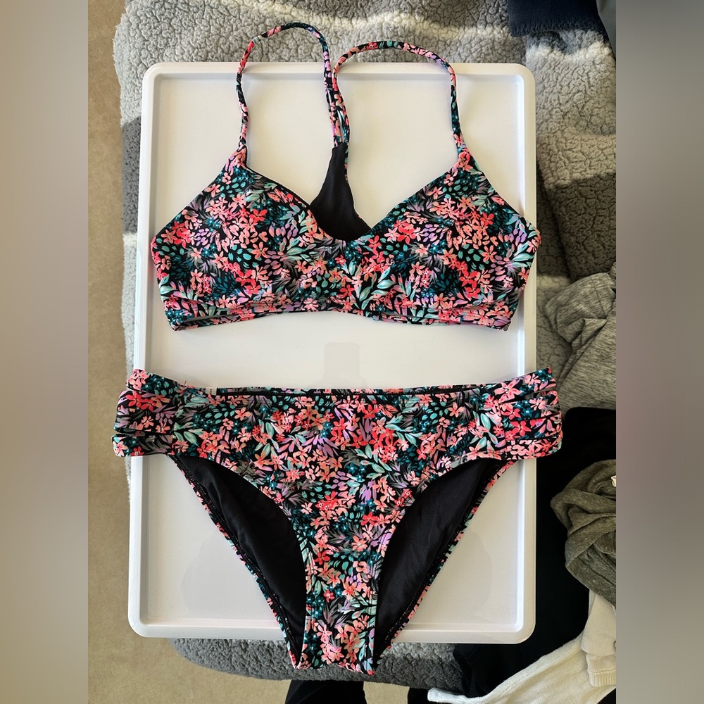 Women’s large body glove bikini top and bottom